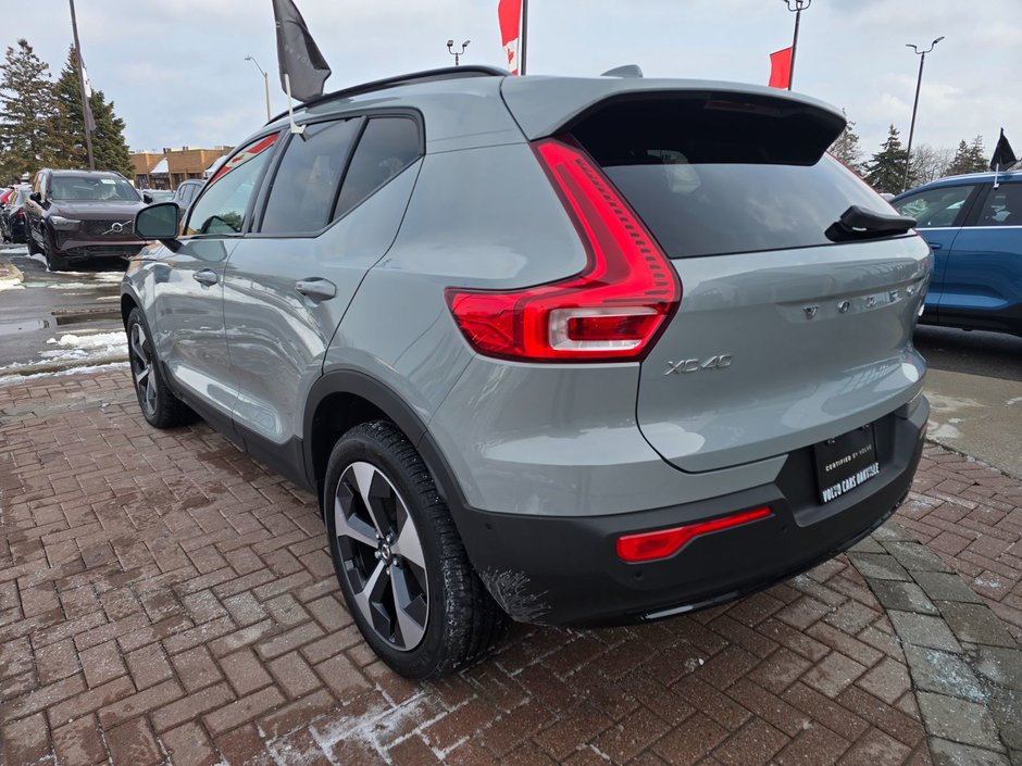 2025 Volvo XC40 PLUS DARK THEME-11