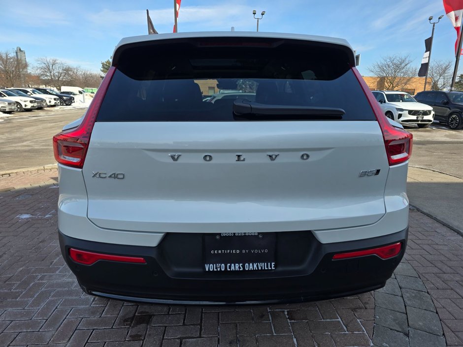 2025 Volvo XC40 PLUS DARK THEME-13