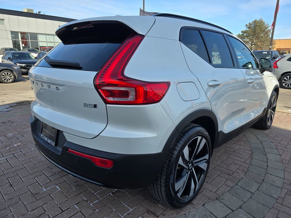 2025 Volvo XC40 PLUS DARK THEME-14