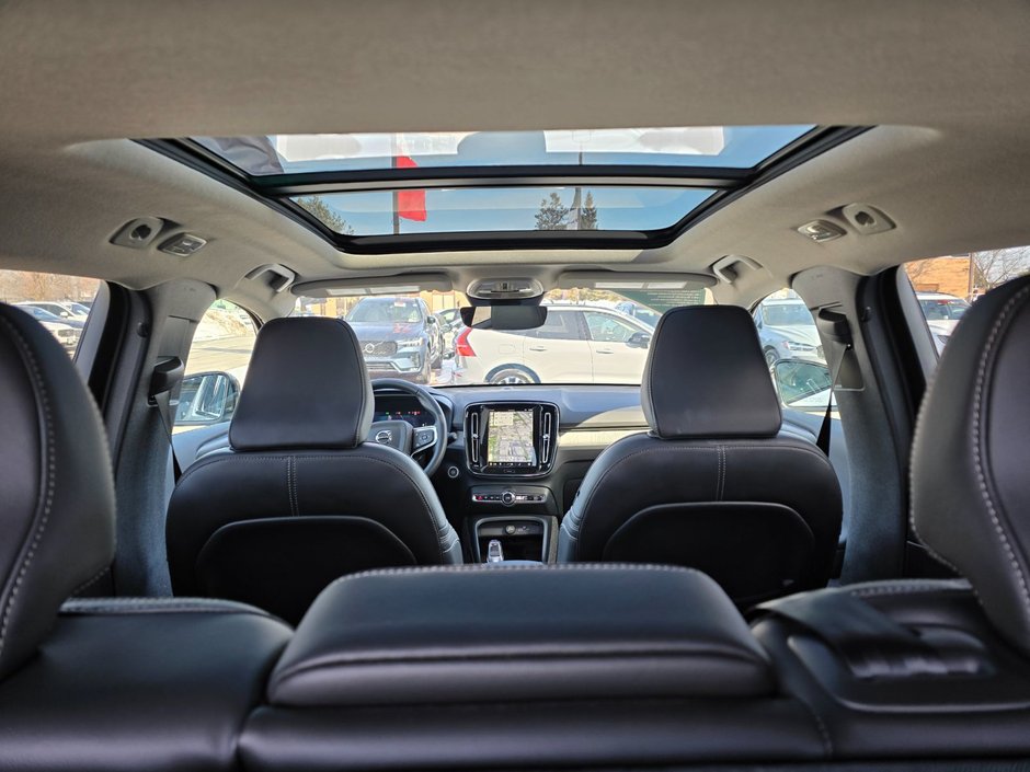 2025 Volvo XC40 PLUS DARK THEME-6