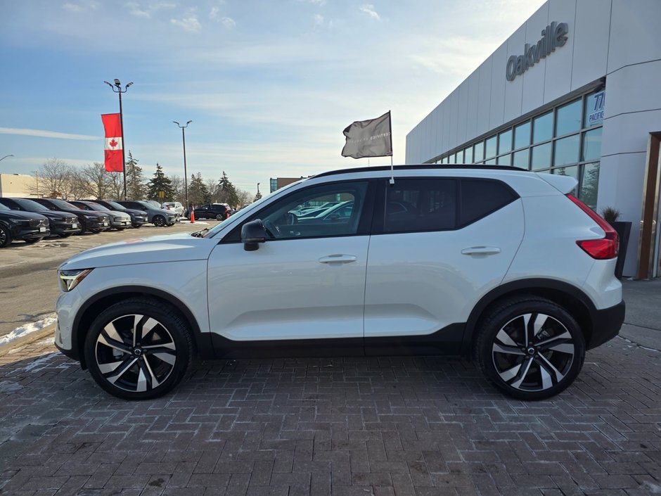 2025 Volvo XC40 PLUS DARK THEME-9