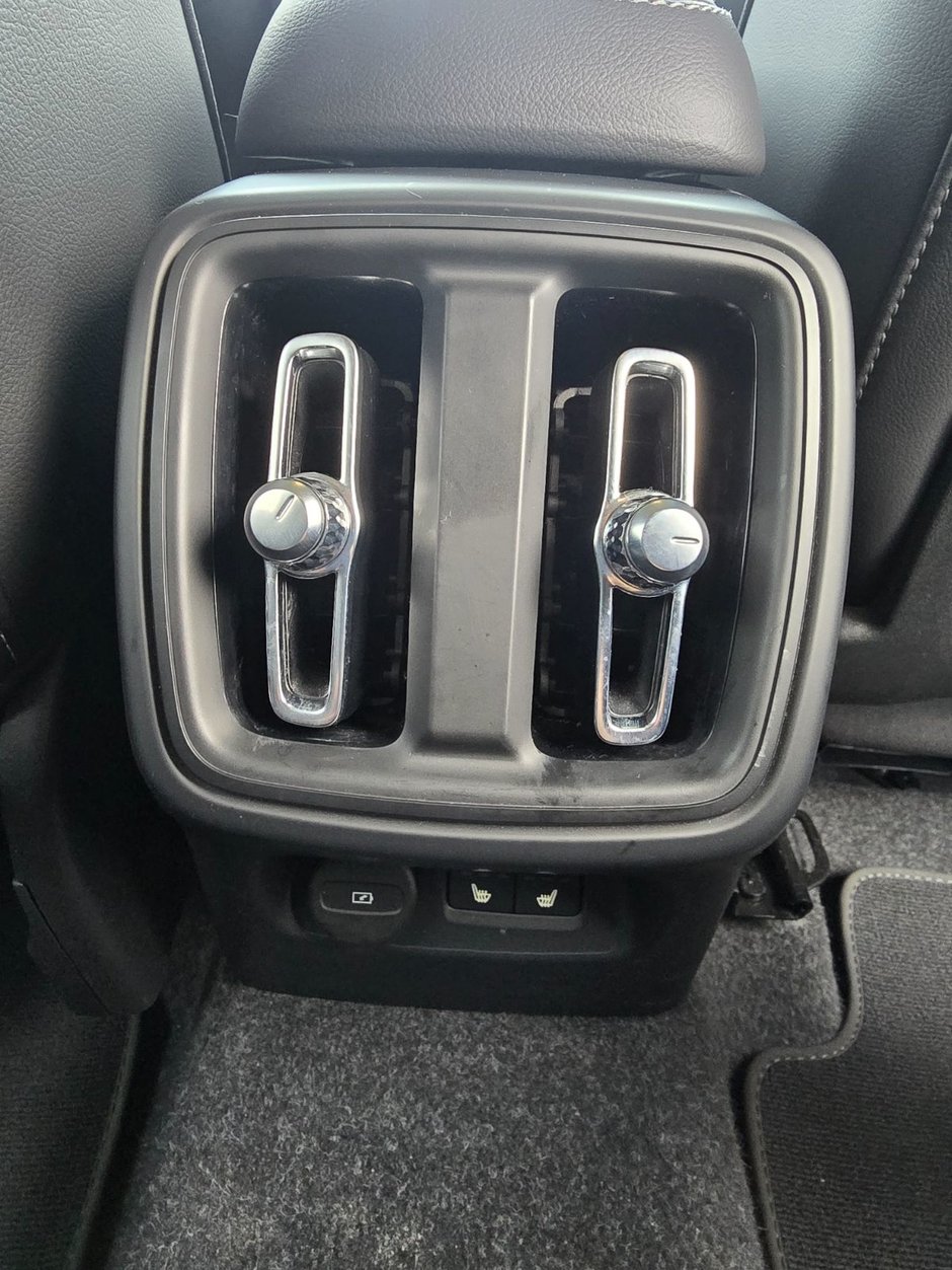 2025 Volvo XC40 CORE BRIGHT THEME-21