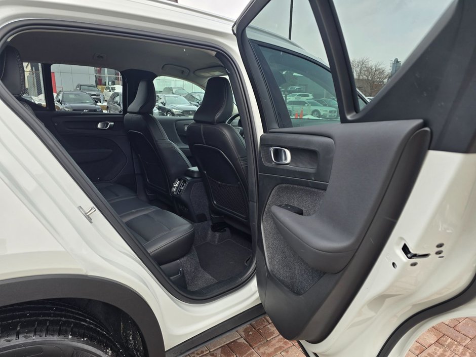 2025 Volvo XC40 CORE BRIGHT THEME-18
