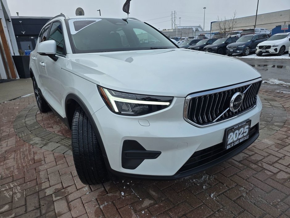 2025 Volvo XC40 CORE BRIGHT THEME-5