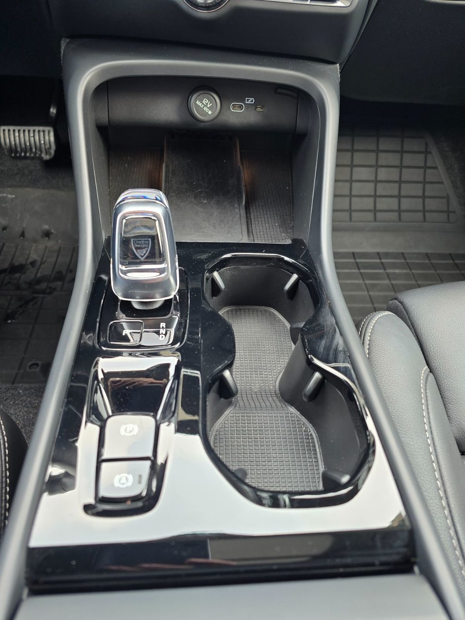 2025 Volvo XC40 PLUS BRIGHT THEME-28