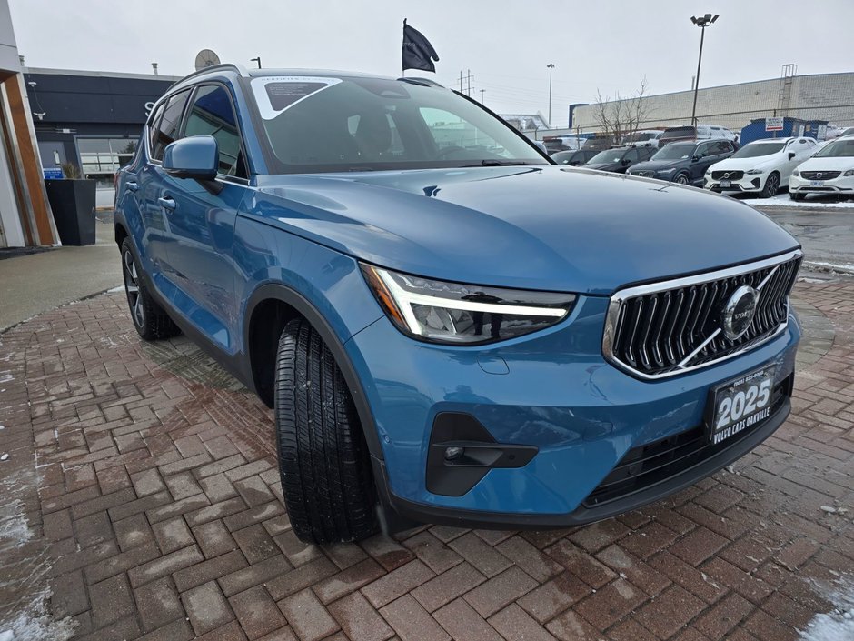 2025 Volvo XC40 PLUS BRIGHT THEME-5