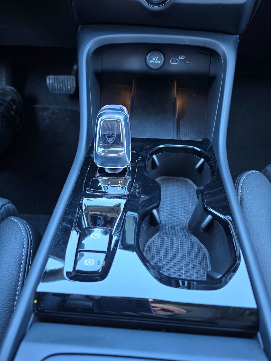 2025 Volvo XC40 PLUS BRIGHT THEME-29