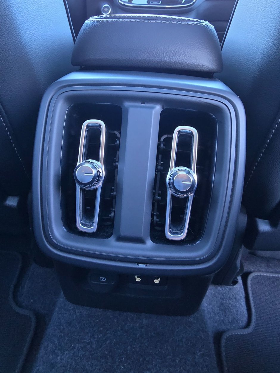 2025 Volvo XC40 PLUS BRIGHT THEME-20