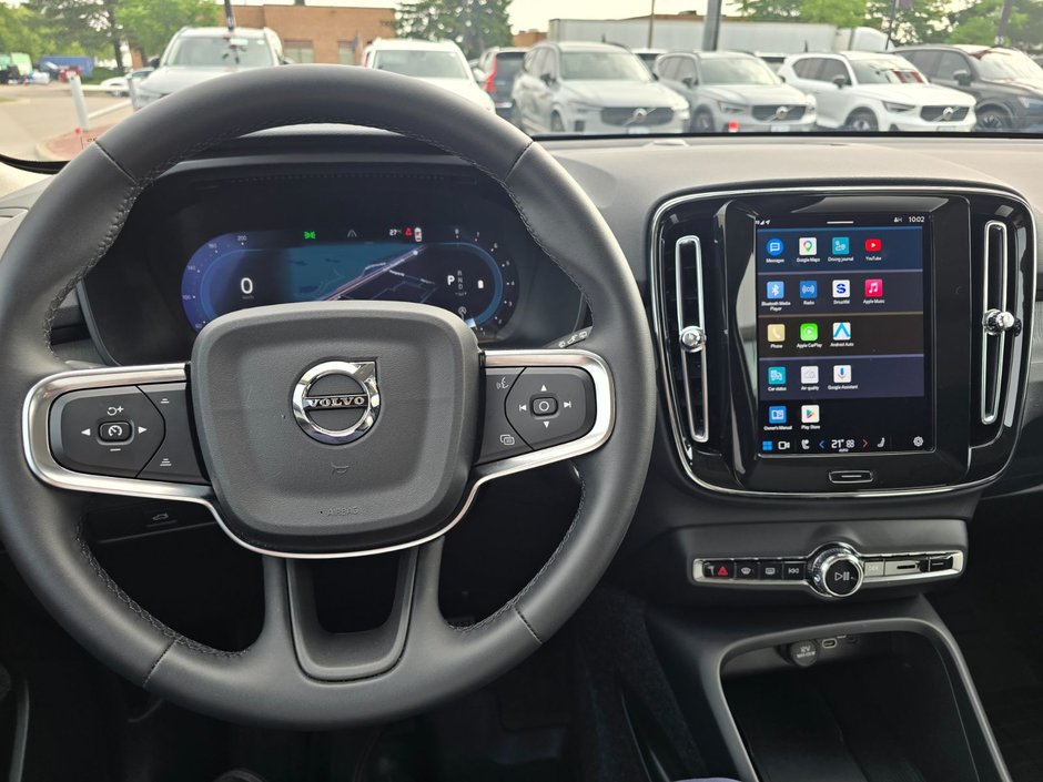 2025 Volvo XC40 PLUS DARK THEME-27