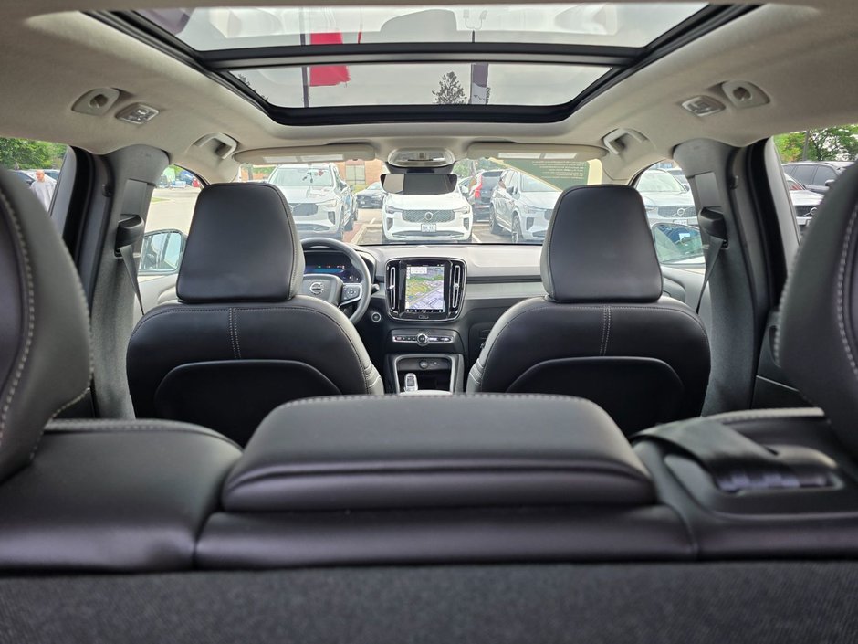 2025 Volvo XC40 PLUS DARK THEME-6