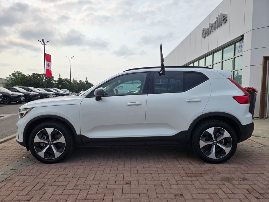 2025 Volvo XC40 PLUS DARK THEME-9