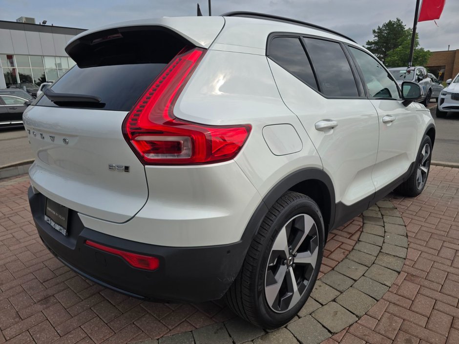 2025 Volvo XC40 PLUS DARK THEME-14