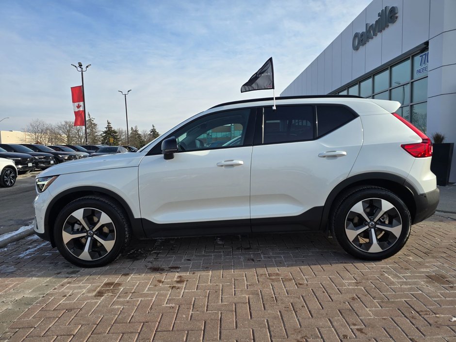 2025 Volvo XC40 PLUS DARK THEME-9