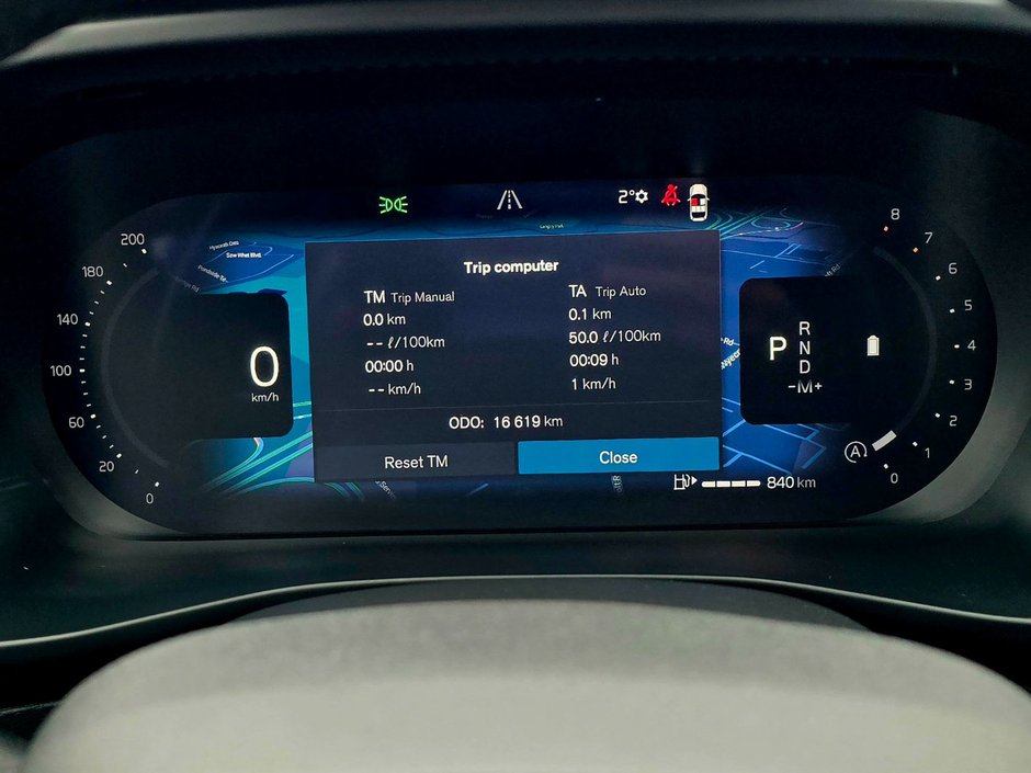 2025 Volvo XC40 PLUS DARK THEME-1