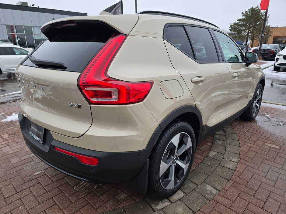 2025 Volvo XC40 PLUS DARK THEME-14