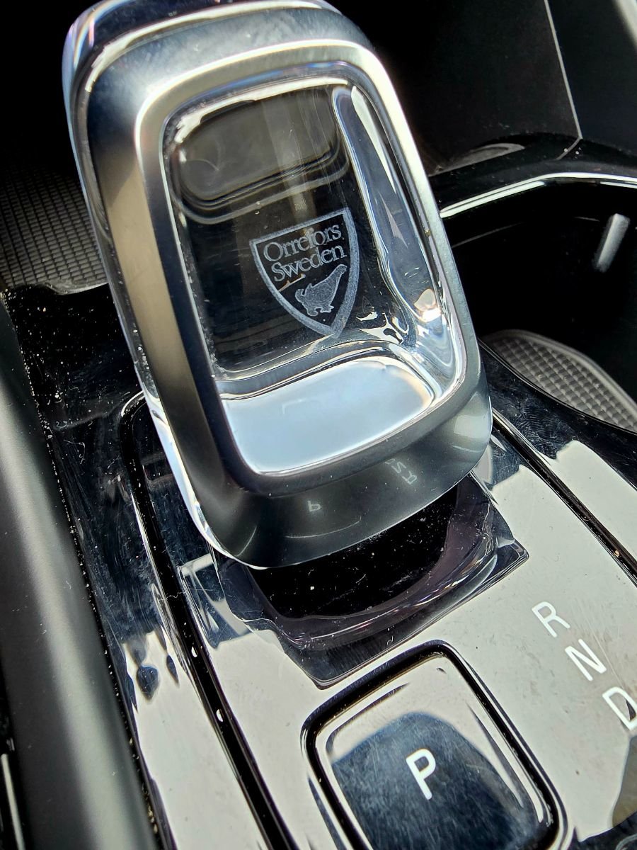 2025 Volvo XC40 PLUS DARK THEME-30