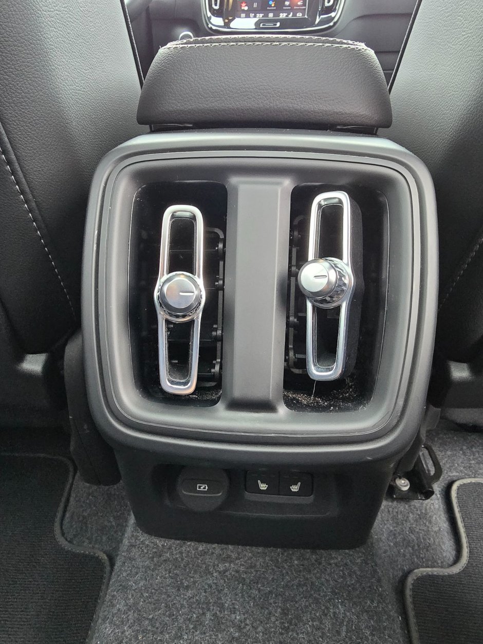 2025 Volvo XC40 PLUS DARK THEME-20