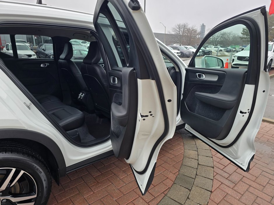 2025 Volvo XC40 CORE BRIGHT THEME-10