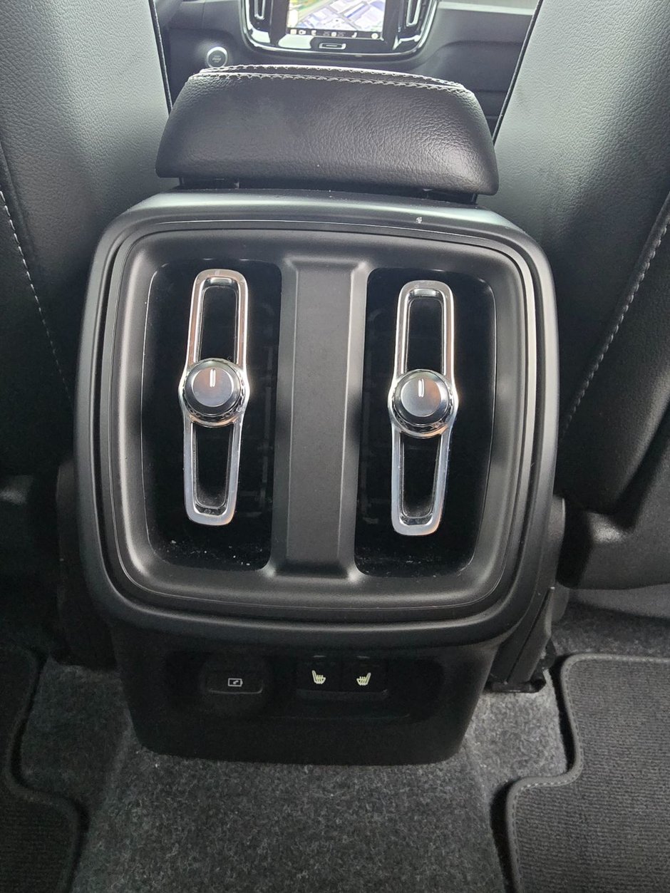 2025 Volvo XC40 CORE BRIGHT THEME-20