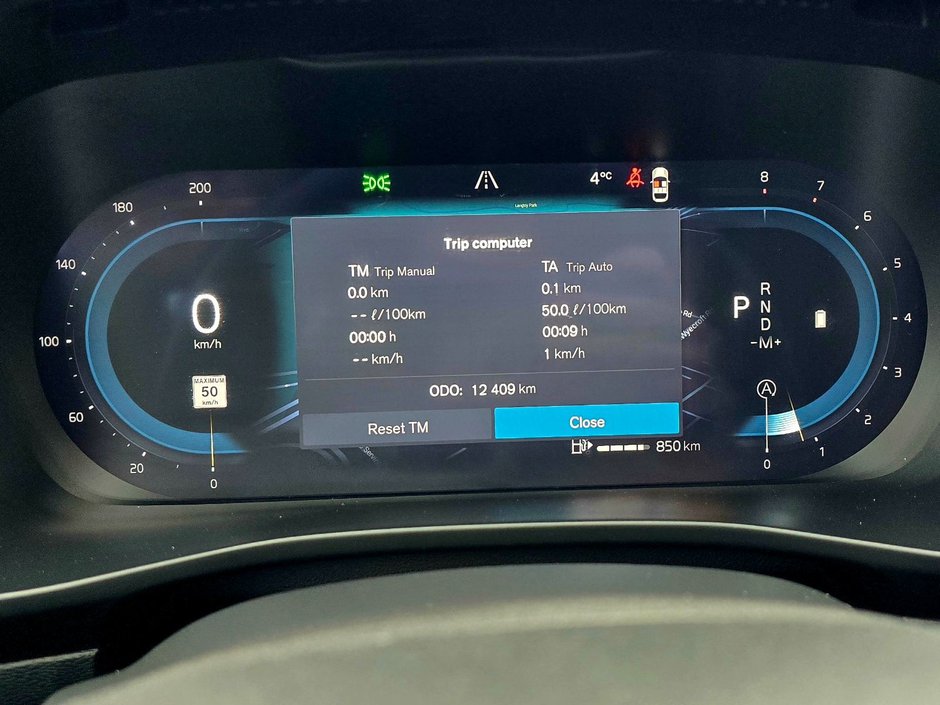 2025 Volvo XC40 CORE BRIGHT THEME-1