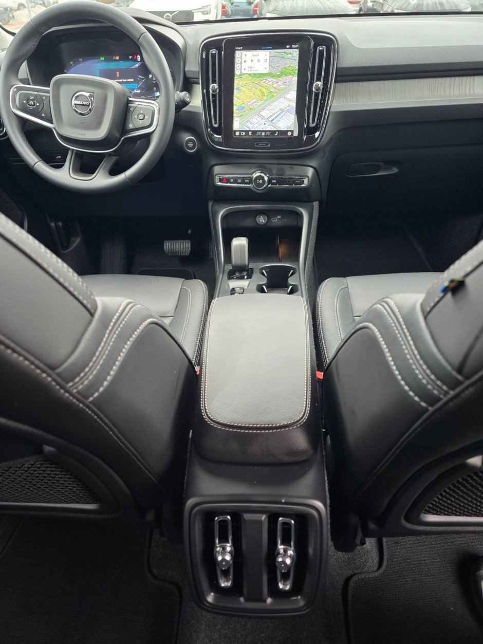 2025 Volvo XC40 CORE BRIGHT THEME-21