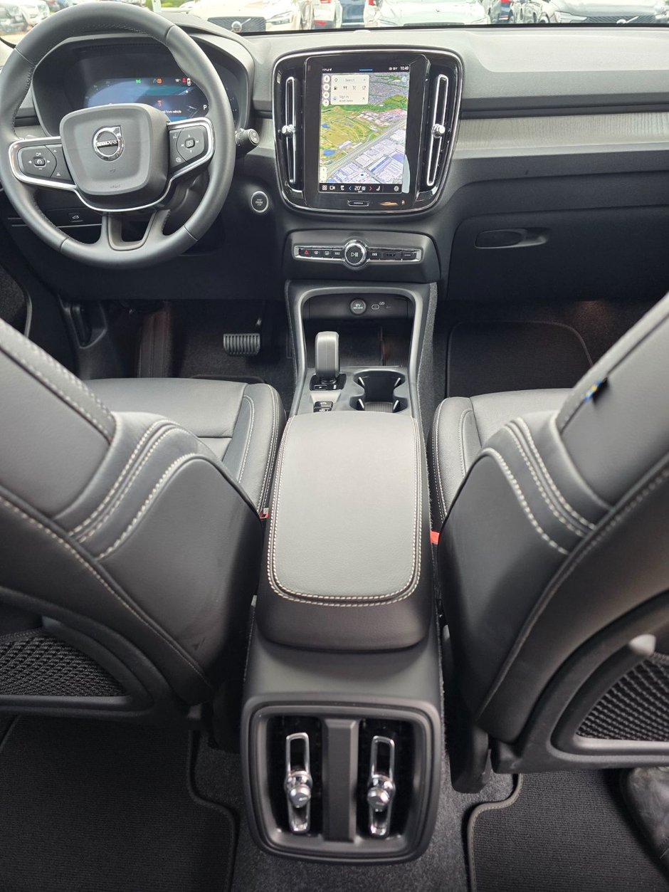 2025 Volvo XC40 CORE BRIGHT THEME-21