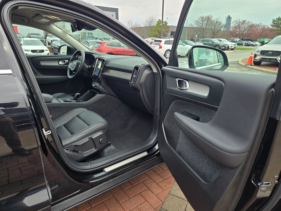 2025 Volvo XC40 CORE BRIGHT THEME-22