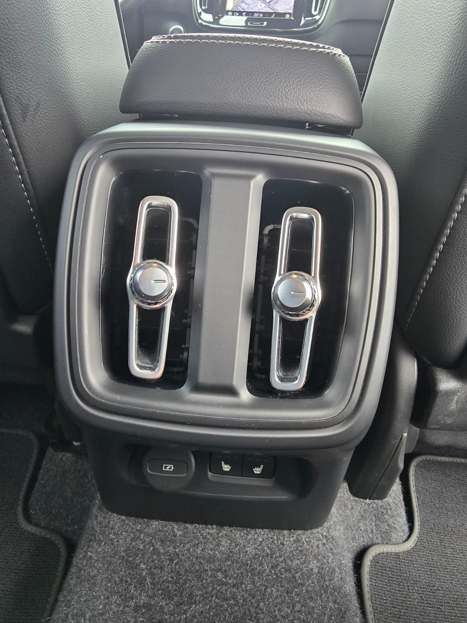 2025 Volvo XC40 CORE BRIGHT THEME-20