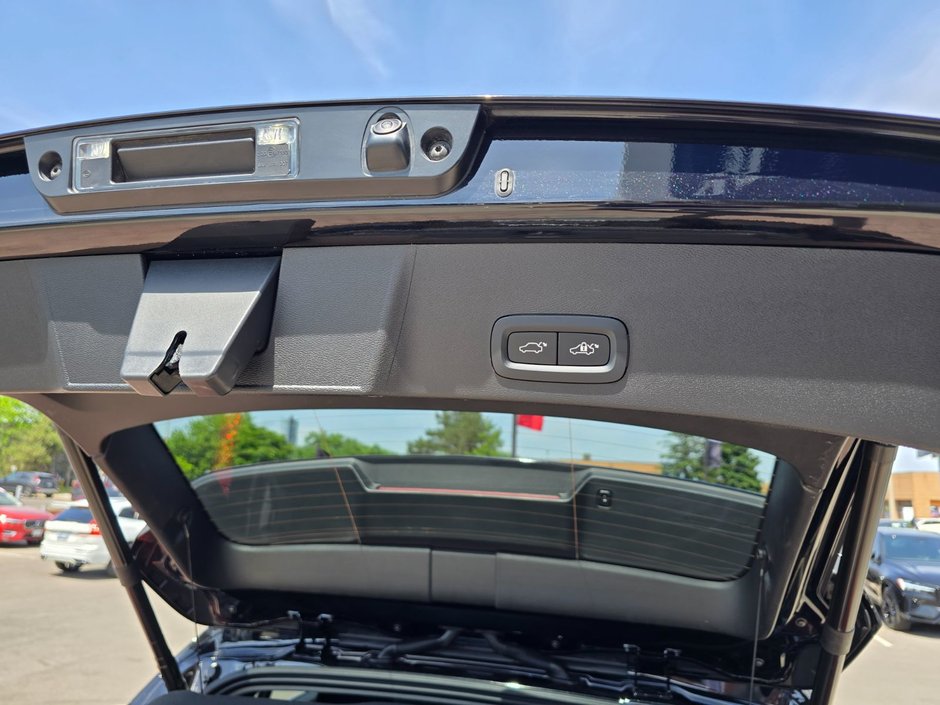 2025 Volvo XC40 CORE BRIGHT THEME-16