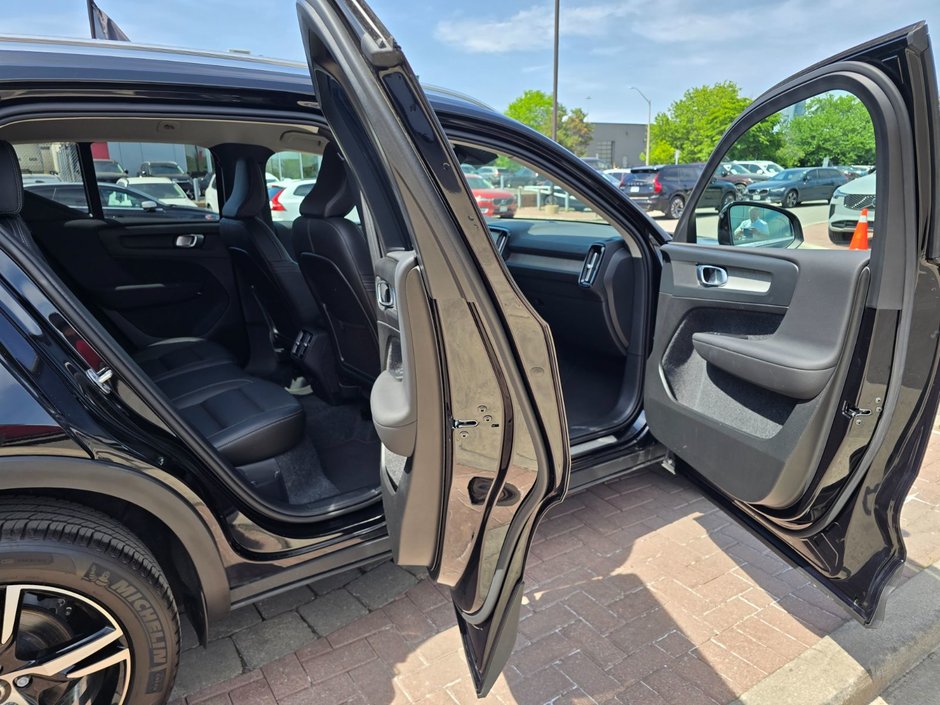 2025 Volvo XC40 CORE BRIGHT THEME-10