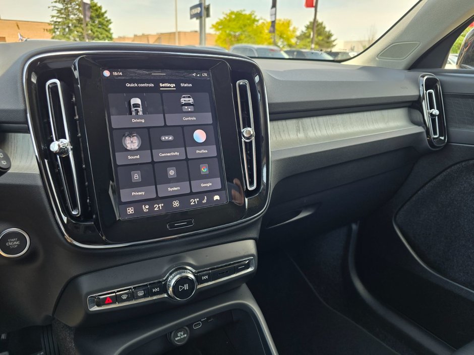 2025 Volvo XC40 CORE BRIGHT THEME-26