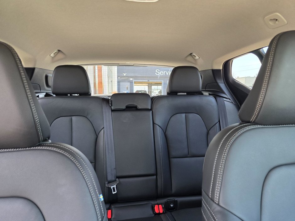 2025 Volvo XC40 CORE BRIGHT THEME-6