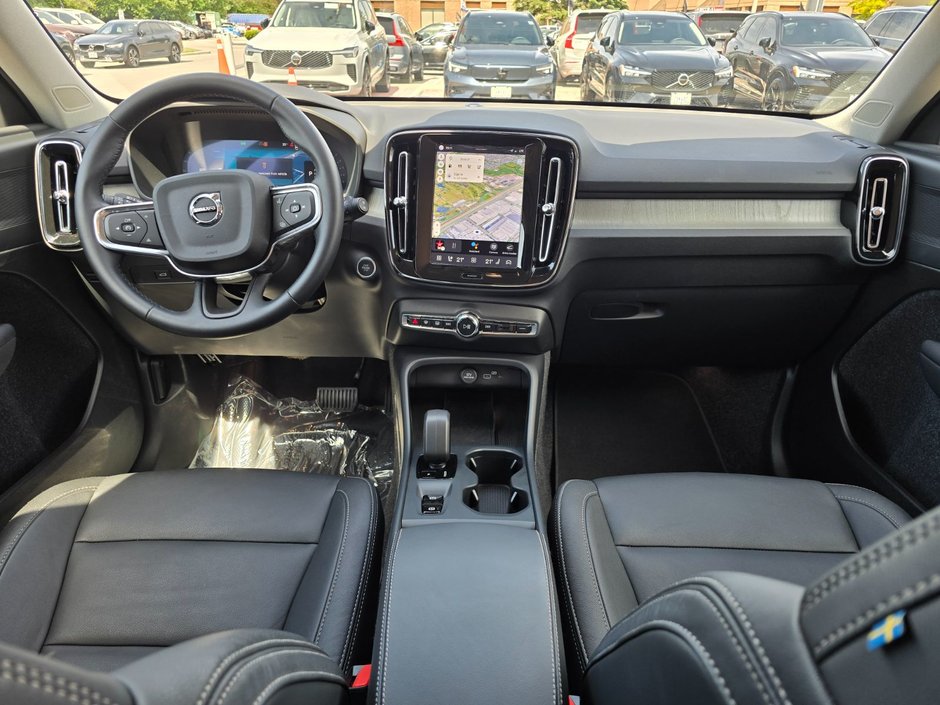 2025 Volvo XC40 CORE BRIGHT THEME-4
