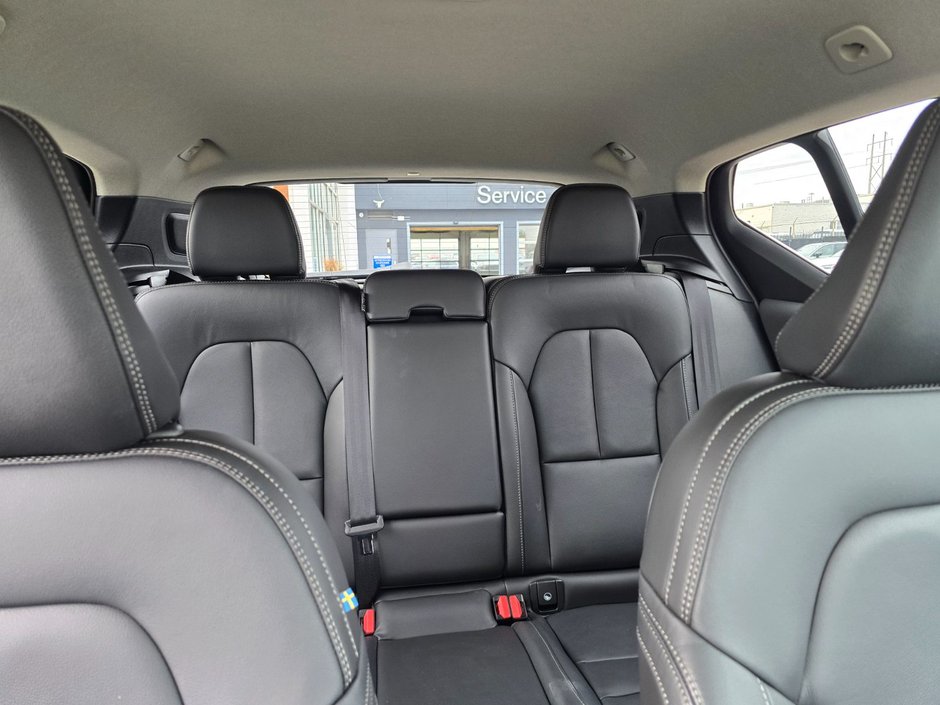 2025 Volvo XC40 CORE BRIGHT THEME-6