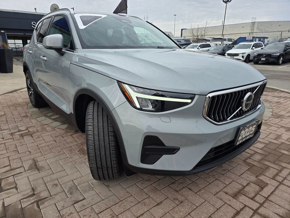2025 Volvo XC40 CORE BRIGHT THEME-5