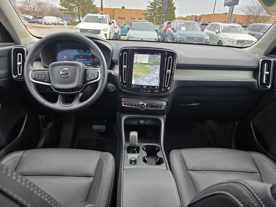 2025 Volvo XC40 CORE BRIGHT THEME-4