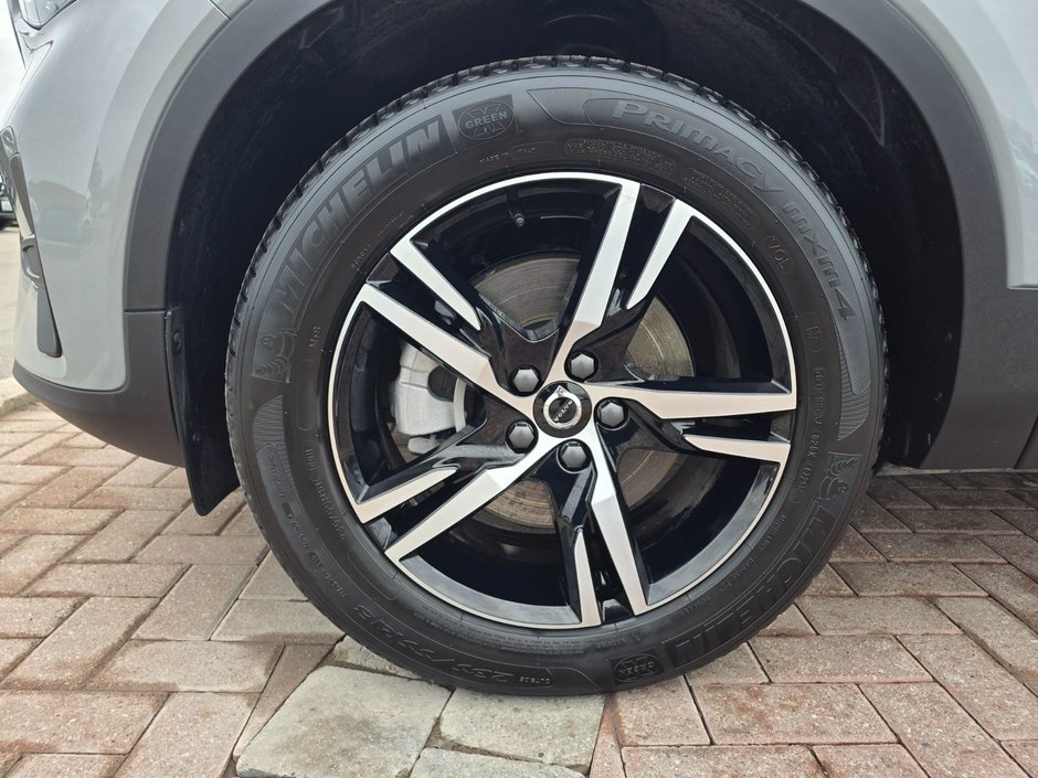 2025 Volvo XC40 CORE BRIGHT THEME-7