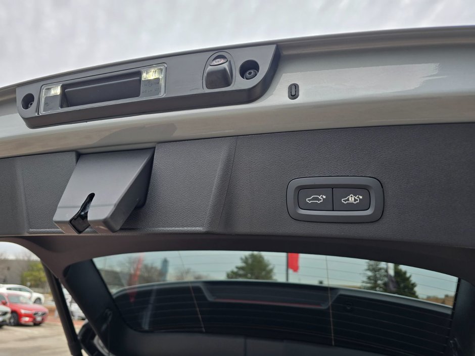 2025 Volvo XC40 CORE BRIGHT THEME-17