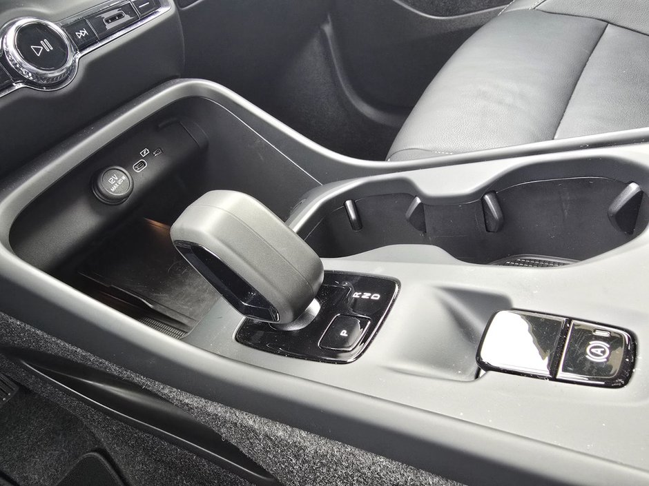 2025 Volvo XC40 CORE BRIGHT THEME-28