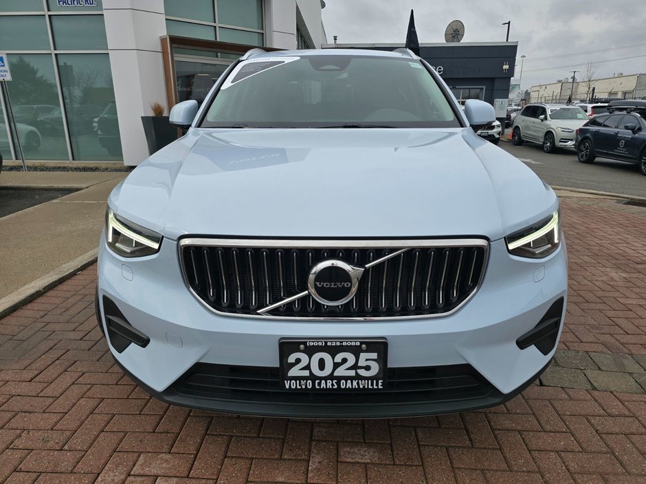 2025 Volvo XC40 CORE BRIGHT THEME-3