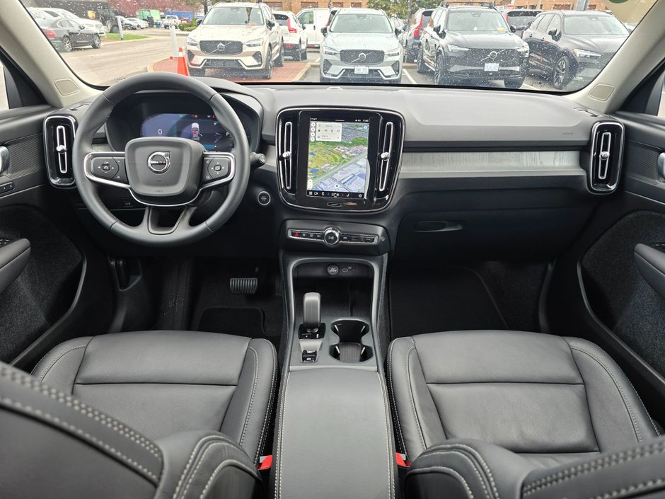 2025 Volvo XC40 CORE BRIGHT THEME-4