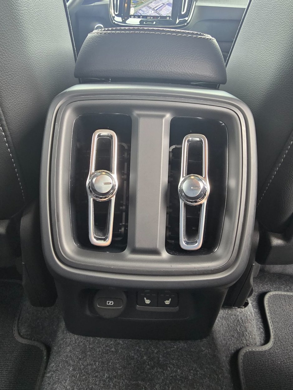 2025 Volvo XC40 CORE BRIGHT THEME-20