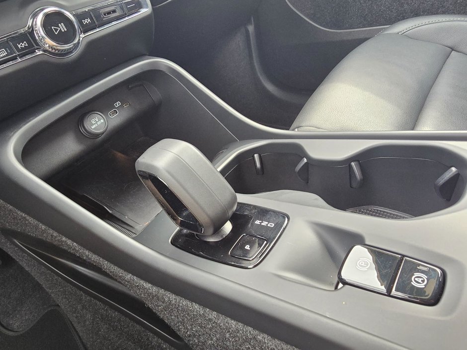 2025 Volvo XC40 CORE BRIGHT THEME-29