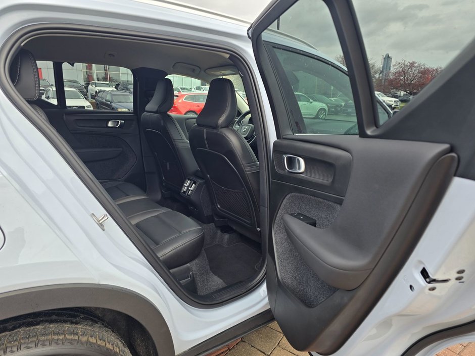 2025 Volvo XC40 CORE BRIGHT THEME-18