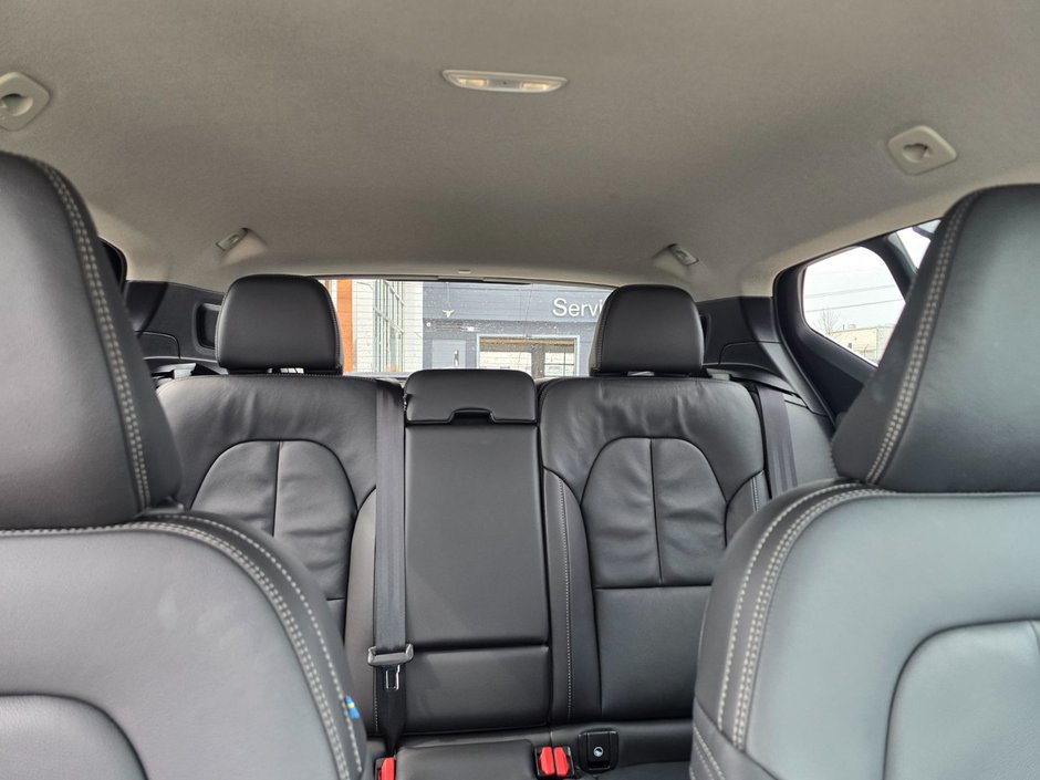 2025 Volvo XC40 CORE BRIGHT THEME-8
