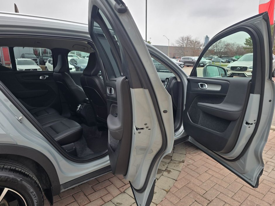 2025 Volvo XC40 CORE BRIGHT THEME-10