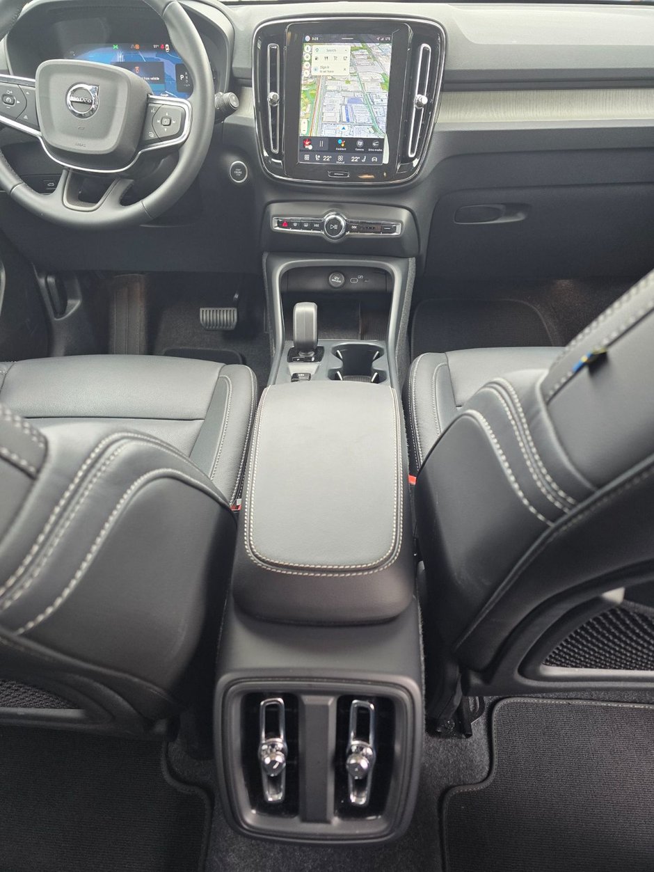 2025 Volvo XC40 CORE BRIGHT THEME-21
