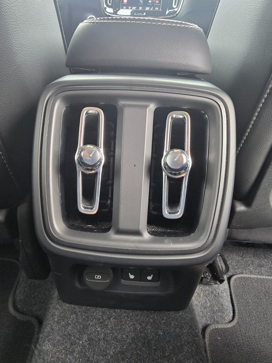 2025 Volvo XC40 CORE BRIGHT THEME-20