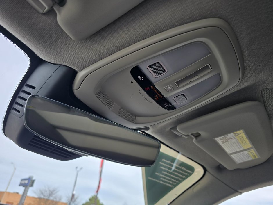 2025 Volvo XC40 CORE BRIGHT THEME-25