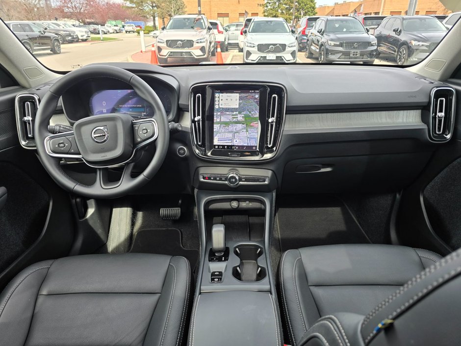 2025 Volvo XC40 CORE BRIGHT THEME-4